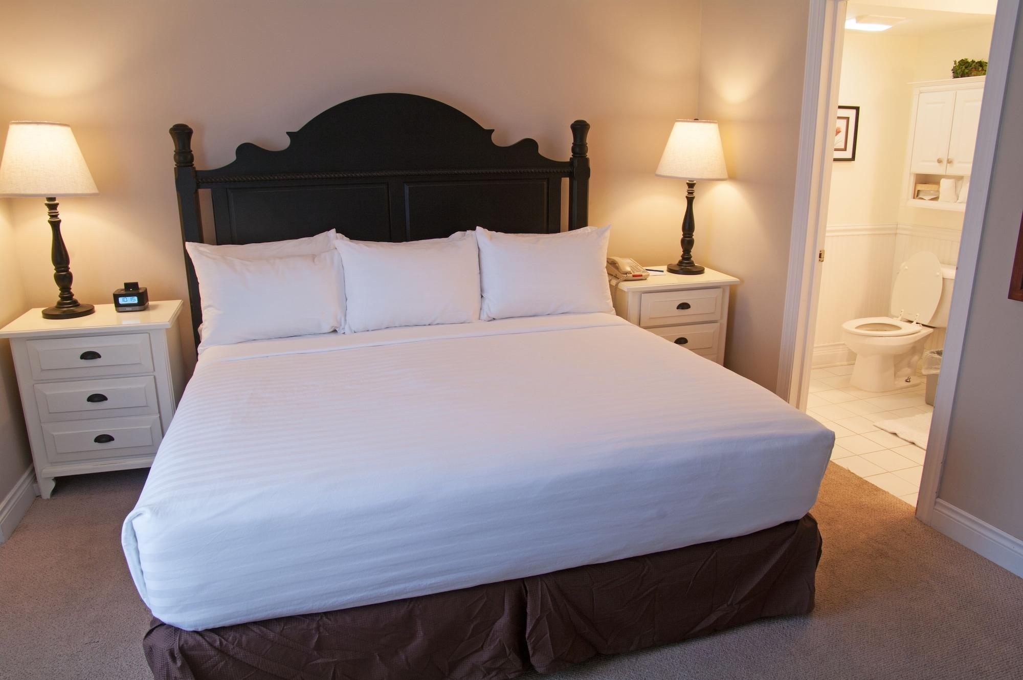 Charlevoix Inn & Suites Surestay Collection By Best Western Bagian luar foto