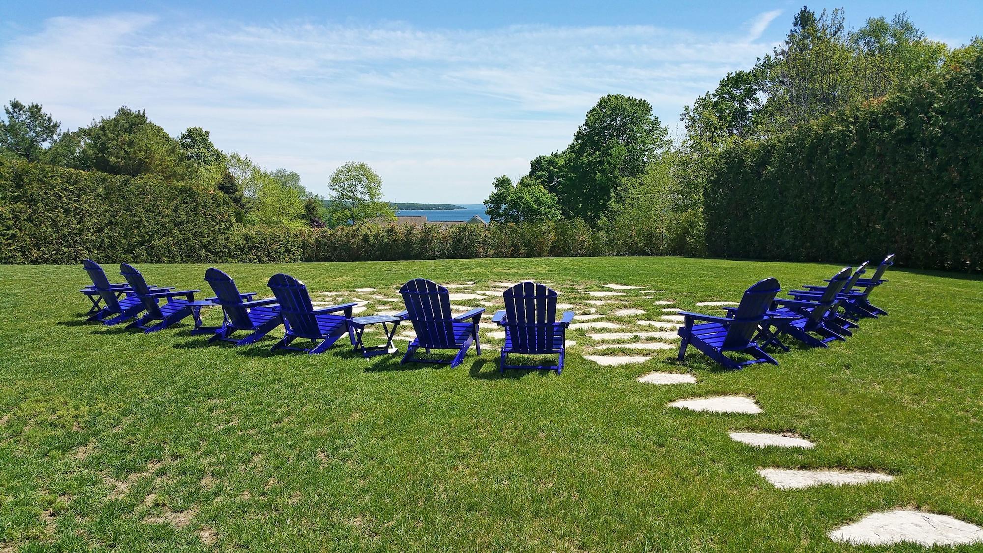 Charlevoix Inn & Suites Surestay Collection By Best Western Bagian luar foto